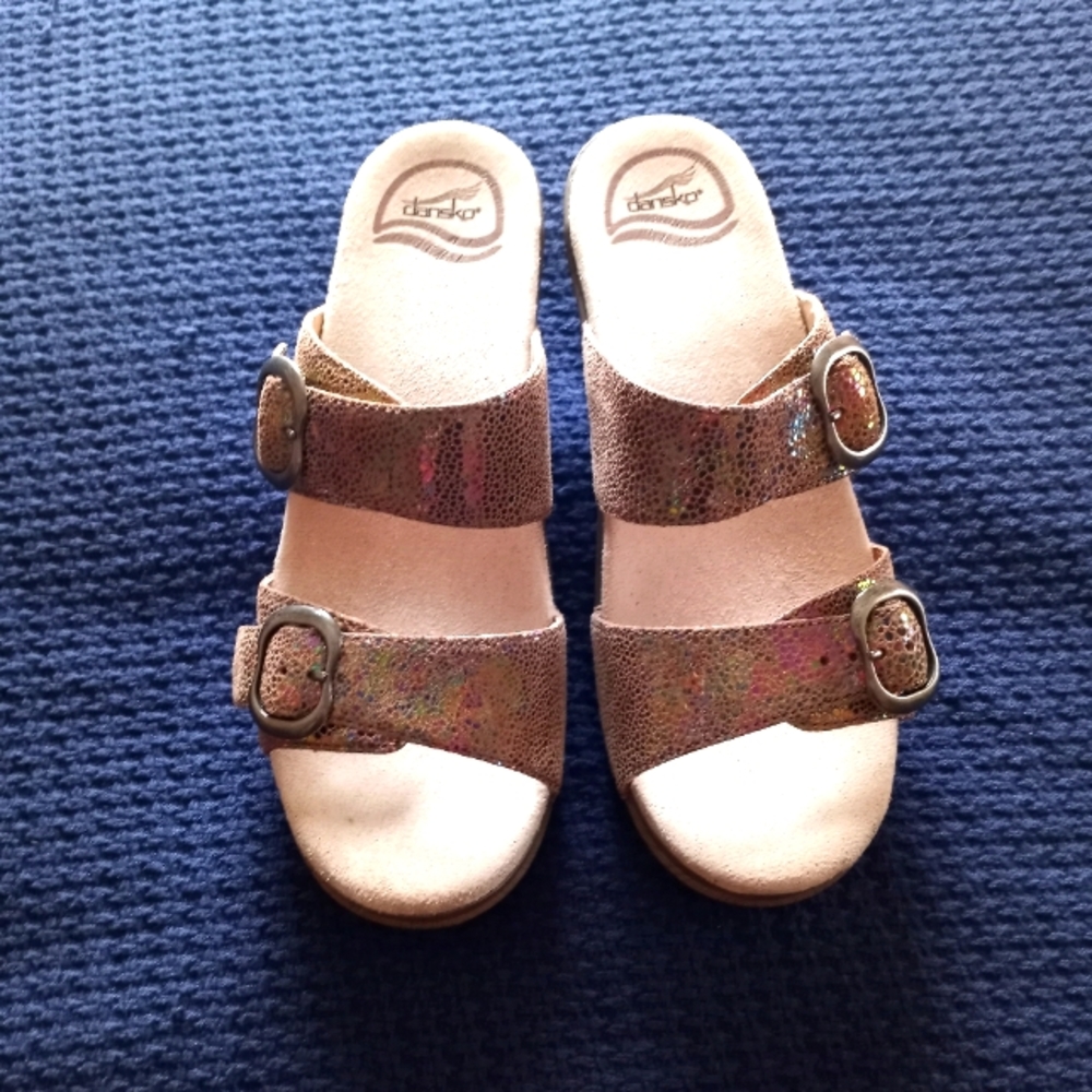 Women's Dansko wedge sandals💥